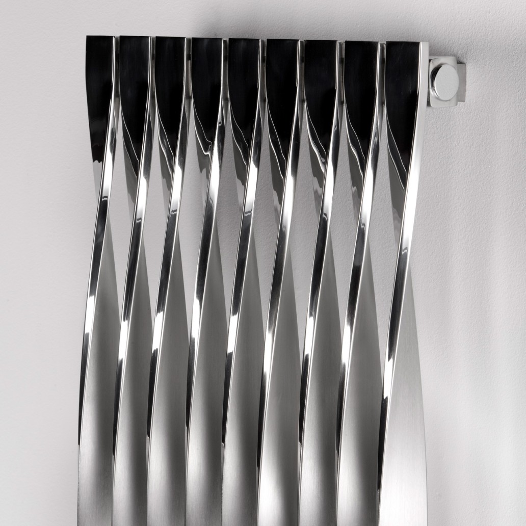 Close-up of AEON Twister with Alternating Brushed Matt and Polished Stainless Steel finish