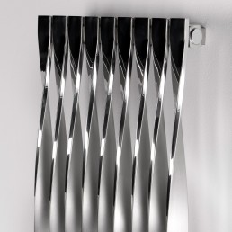 Close-up of AEON Twister with Alternating Brushed Matt and Polished Stainless Steel finish